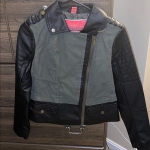Woman’s Small Army Green and Black Jacket